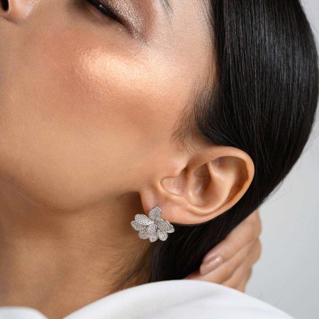 925 Silver Flower Stud Earrings With Cz Diamond Crystals : NFL44