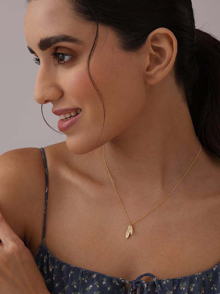 Golden Drift Double Feather Pendant Necklace : NK124101S43CFG