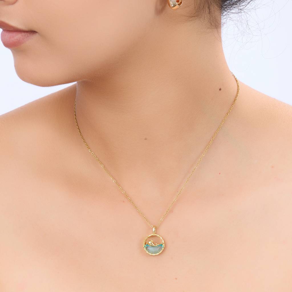 Golden Whale Glass Pendant Necklace : NK148