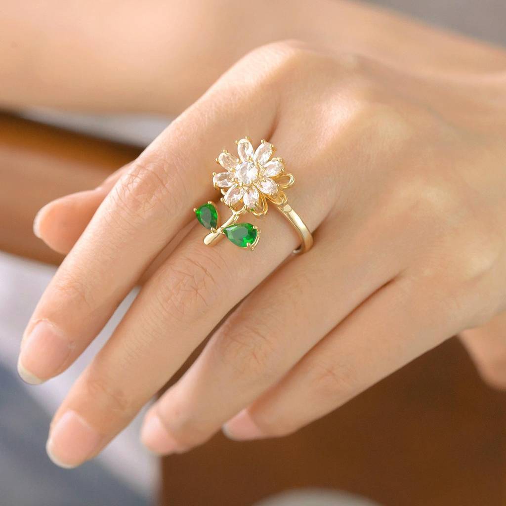 Adjustable Flower Spinner Ring For Women With Green Leaf Charms – Gold Plated Fidget Anxiety Relief Ring |Stain : O6-UDGC-Q47O