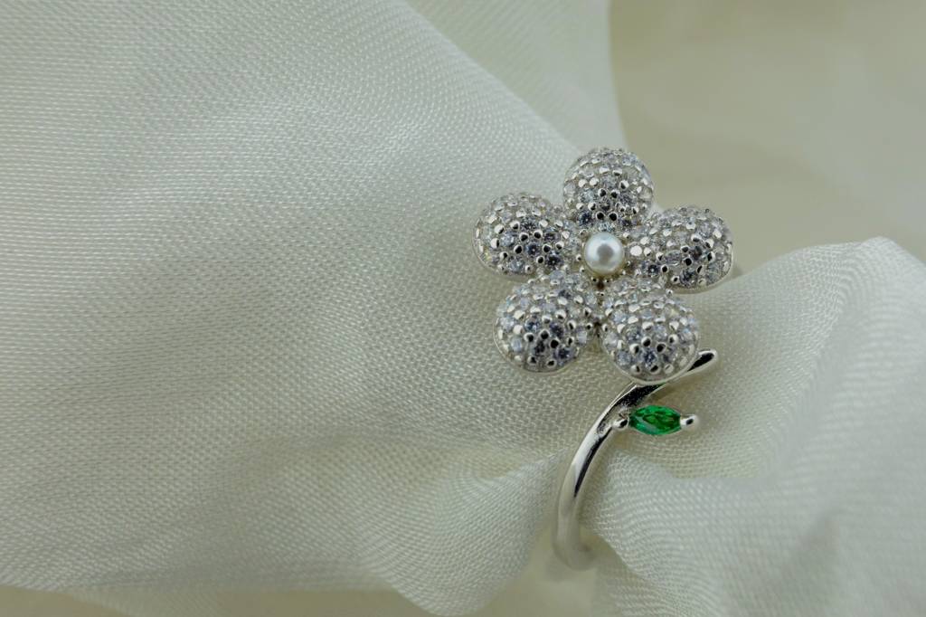 925 Sterling Silver Pave Cz Flower And Leaf Ring : SKU-P-RG99