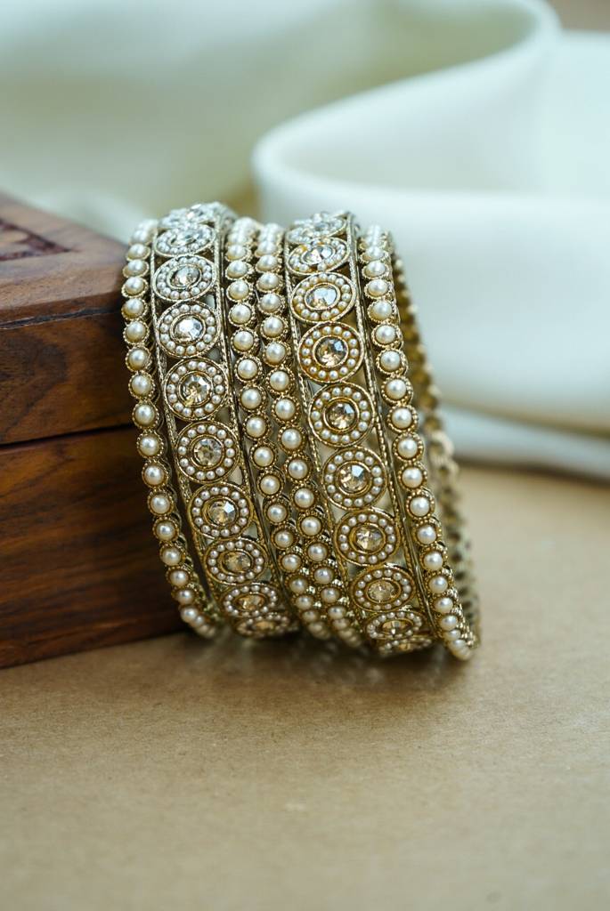 Bridal Pearl Antique Bangles : HJ-8