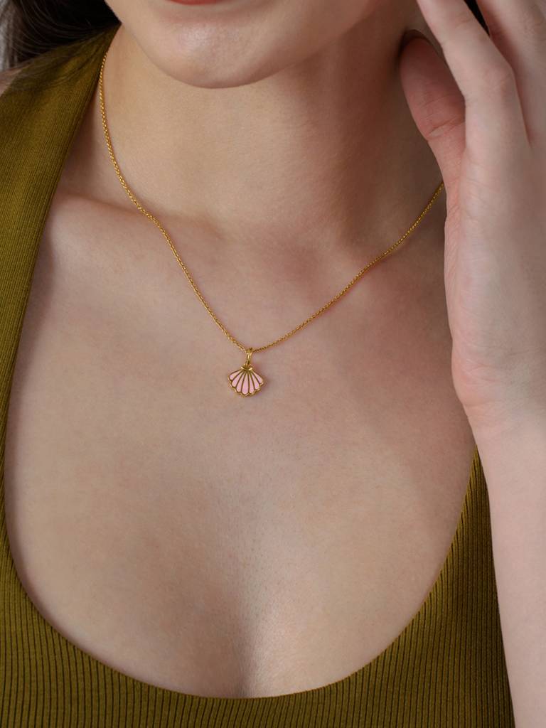 Shell Design Pendant 925 Sterling Silver 18Kt Gold Vermeil Jewellery For Women : QC130002_Y