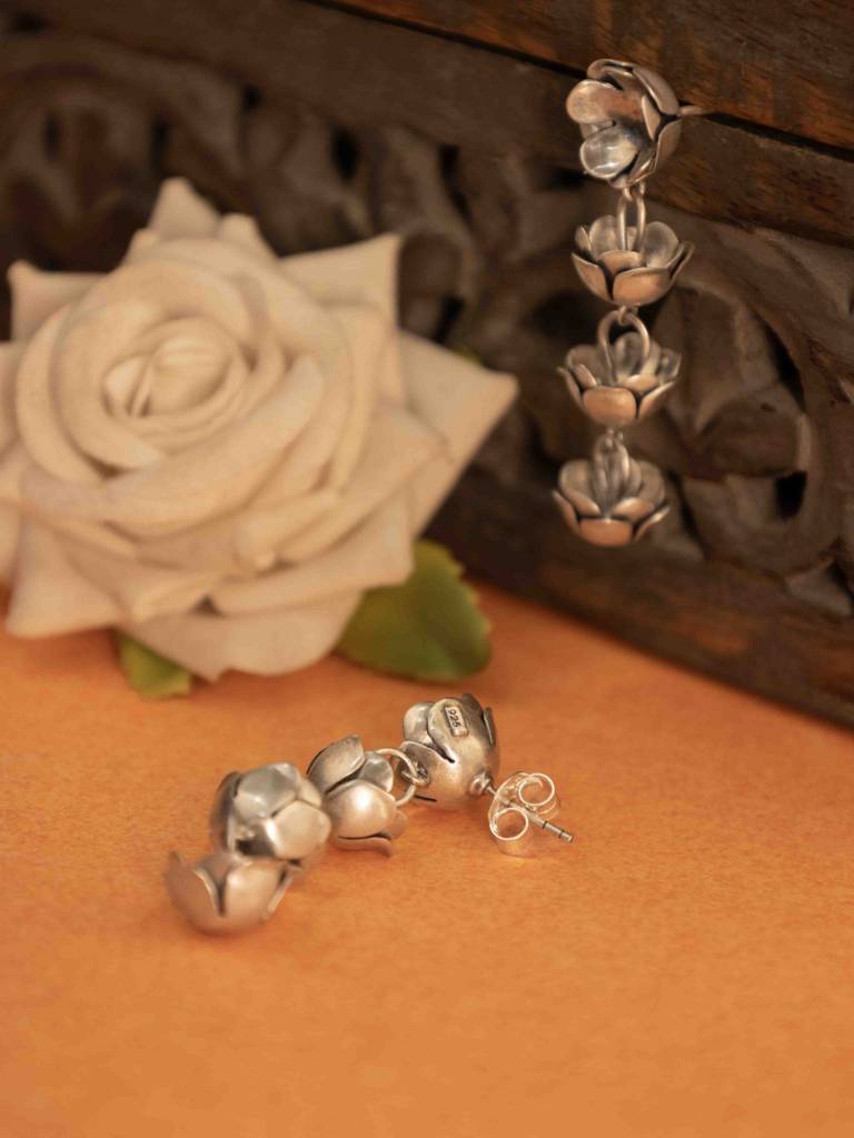 Qurbat Flora Layered Earrings : SE5002