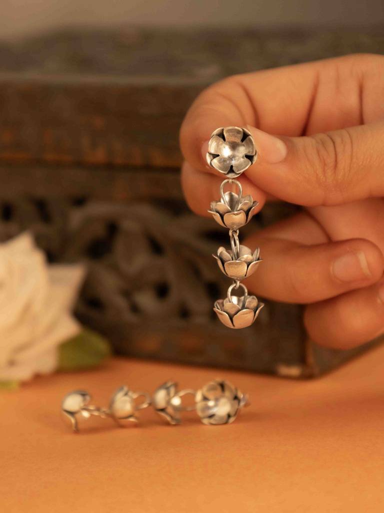 Qurbat Flora Layered Earrings : SE5002