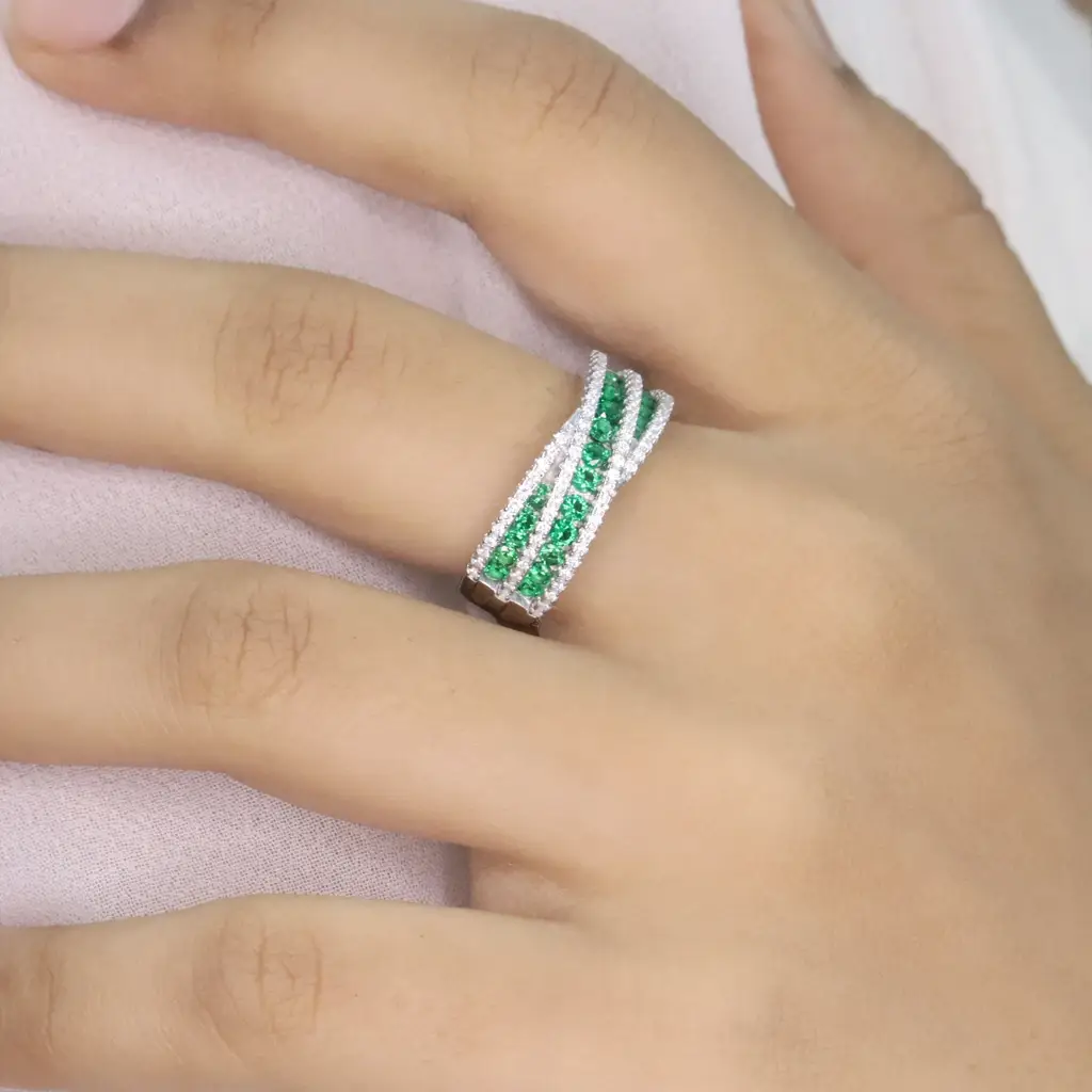 Criss Cross Ring : R03521-E