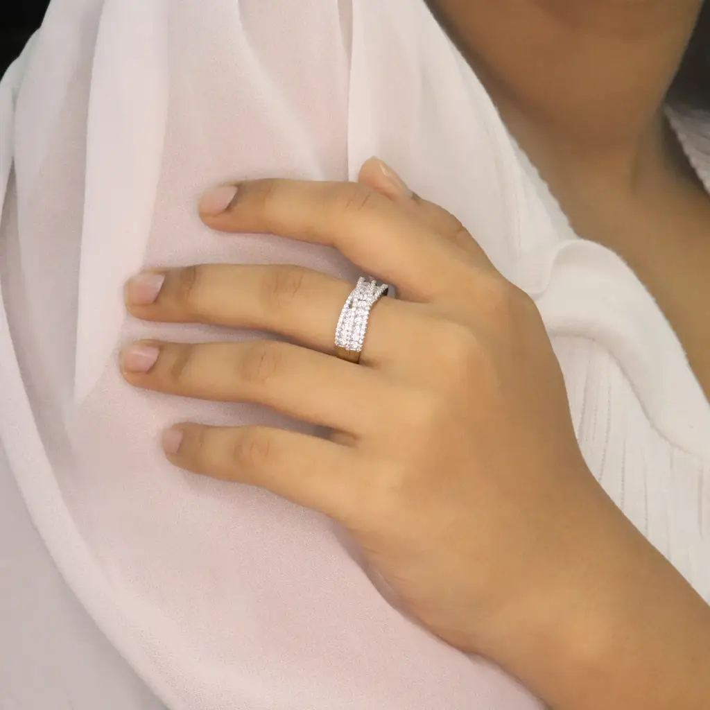 Criss Cross Ring : R03521-W