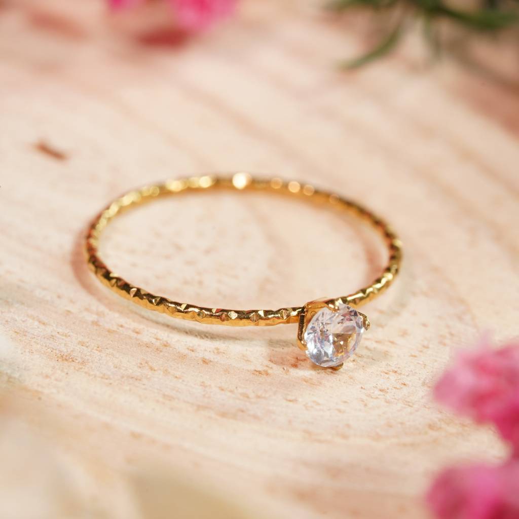 Petite Solitaire Ring : RG80