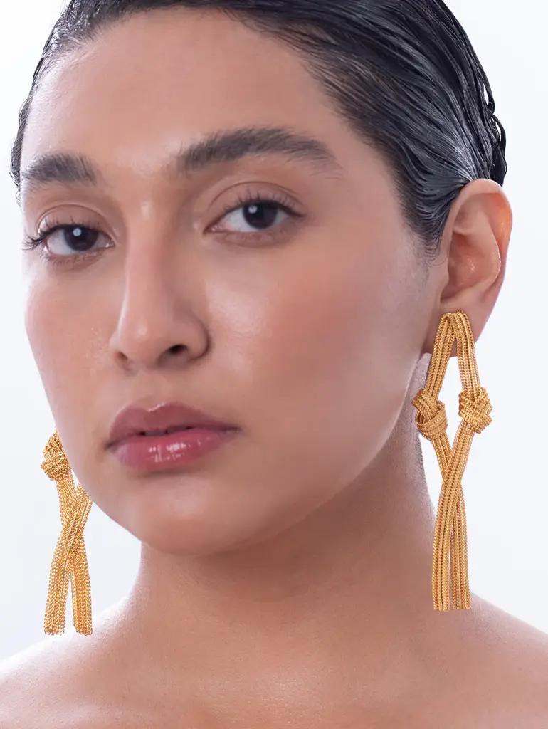 Double-Knotted Golden Mesh Short Earrings : M01-EA