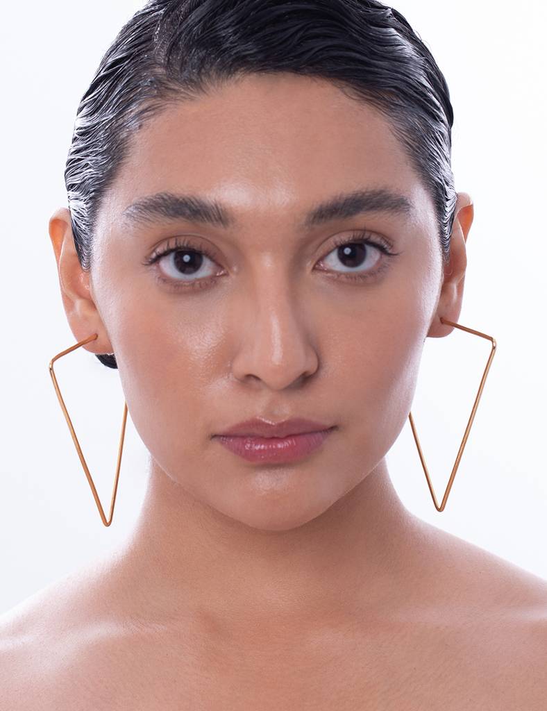 Inverted Triangle Hoops : H23-EA
