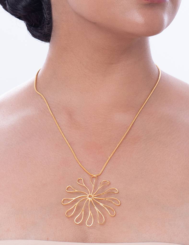 Blooming Flower Necklace : H16-EA