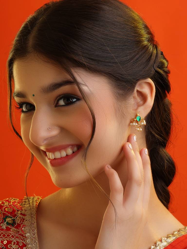 Hara Buti Green Stone Pearl Drop Earrings – Simar Collection : RRKMAY26-29