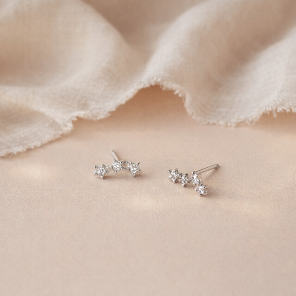 Petite-Diamond-Curve-Studs-GV
