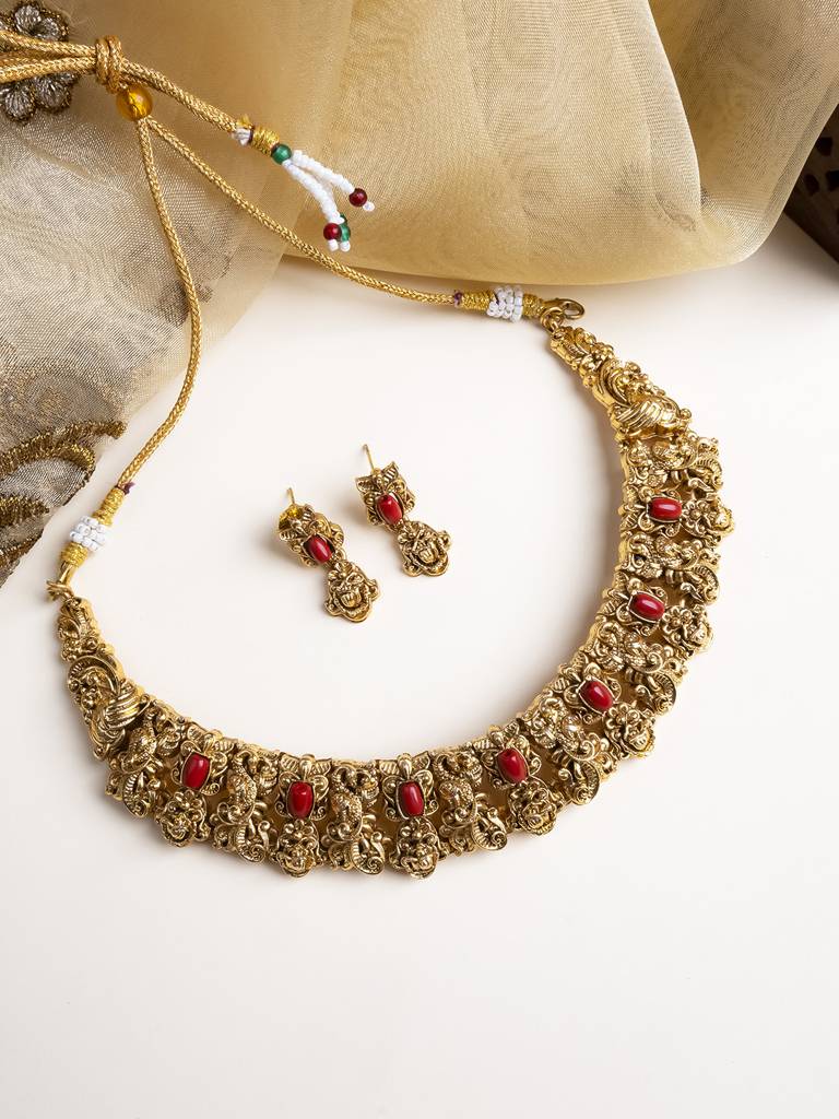 Antique Matte Finish Coral Stones Studded Necklace Set : SATJS343