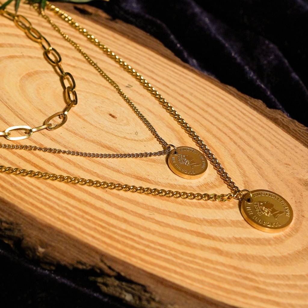Triple-Layered Coin Medallion Necklace : SE10
