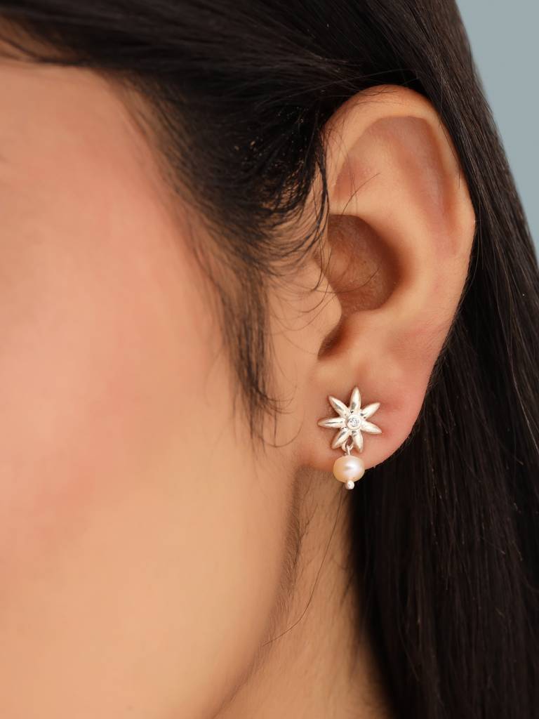 925 Sterling Silver Moissanite Studded Earring With Dangling Pearl : SILDWE022