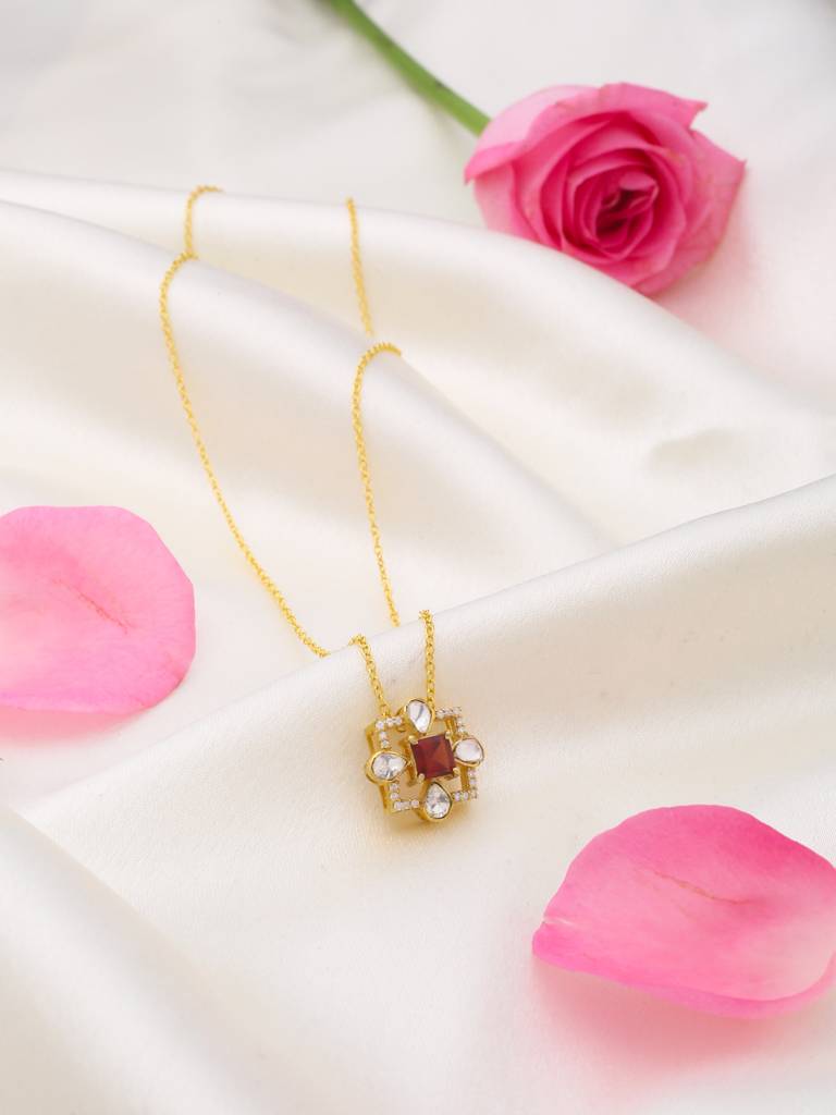 925 Sterling Silver Gold-Plated Garnet-Studded Pendant With Chain : SILDWP004