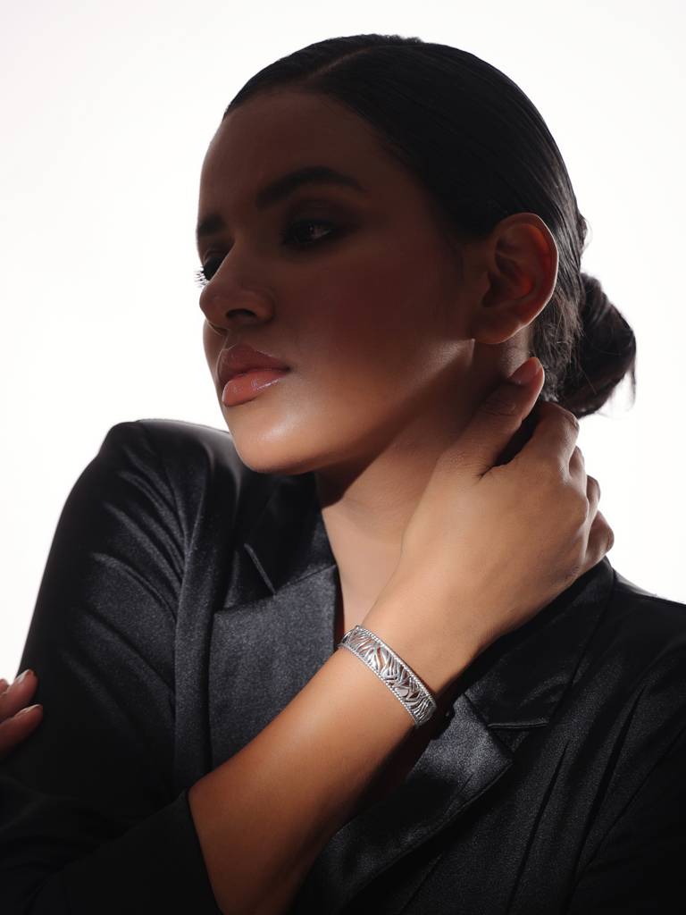 Kicky And Perky 925 Sterling Silver Cuff Bracelet For Women : SILGENB001