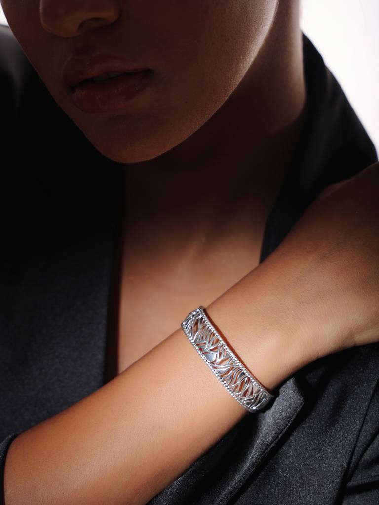 Kicky And Perky 925 Sterling Silver Cuff Bracelet For Women : SILGENB001