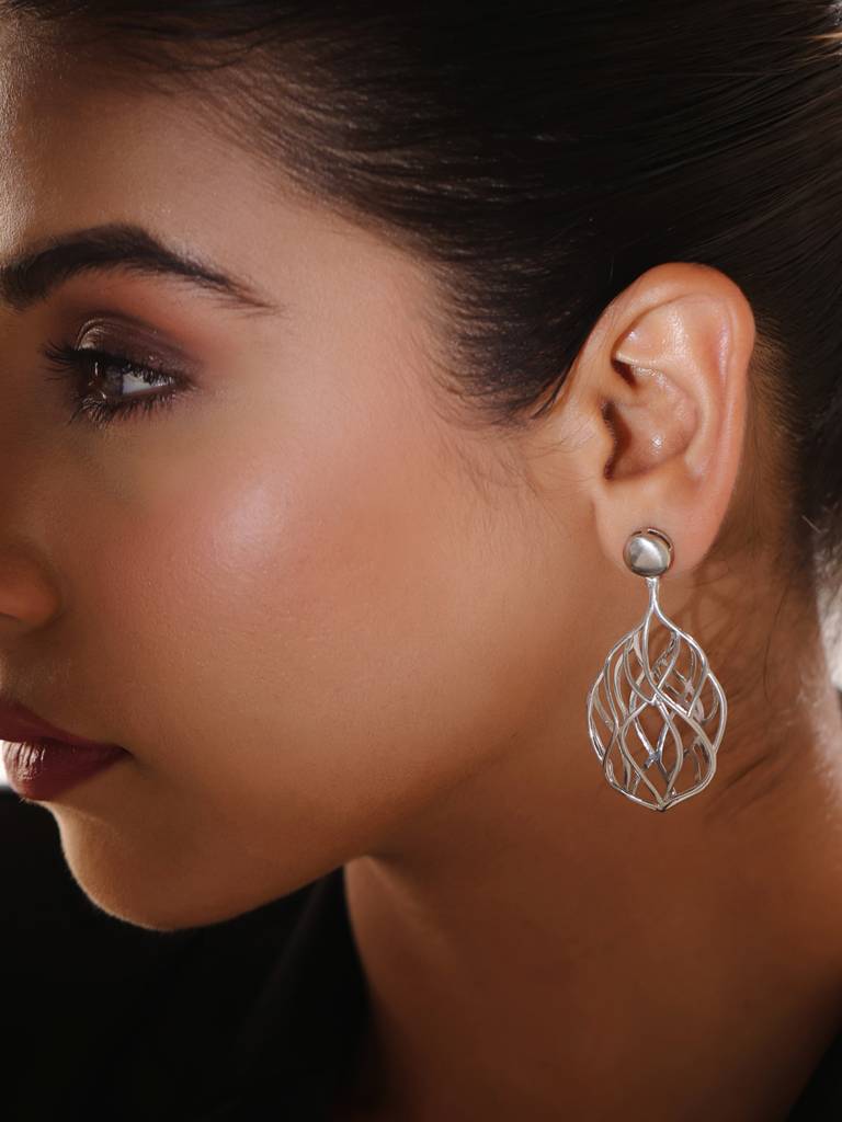Kicky And Perky 925 Sterling Silver Floral Dangler Earring For Women : SILGENE022