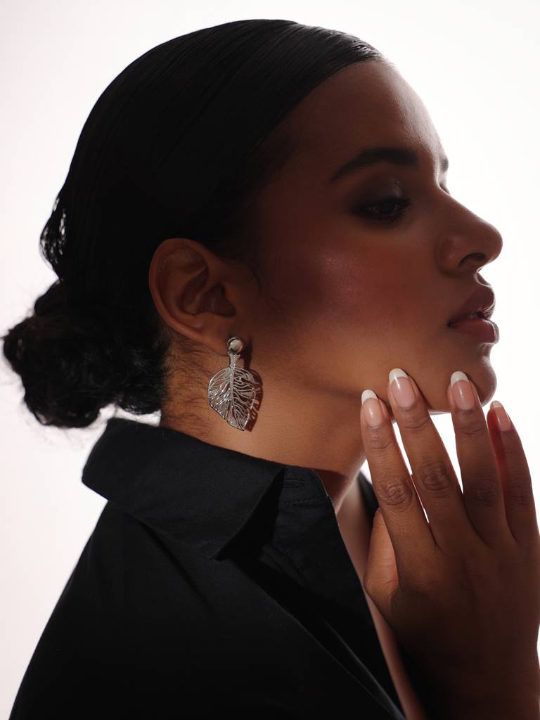 Kicky And Perky 925 Sterling Silver Leaf Pattern Dangler Earring For Women : SILGENE023