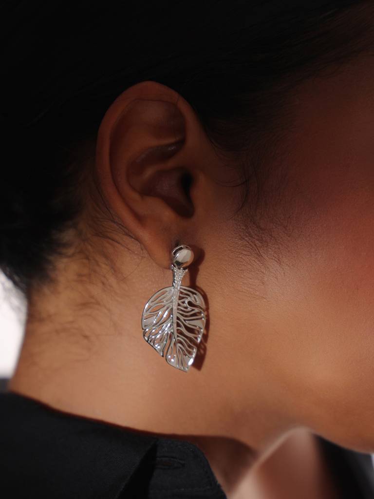 Kicky And Perky 925 Sterling Silver Leaf Pattern Dangler Earring For Women : SILGENE023