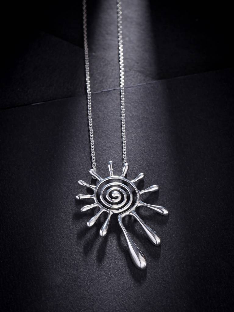 Kicky And Perky 925 Sterling Silver Abstract Pendant With Chain For Women : SILGENP004