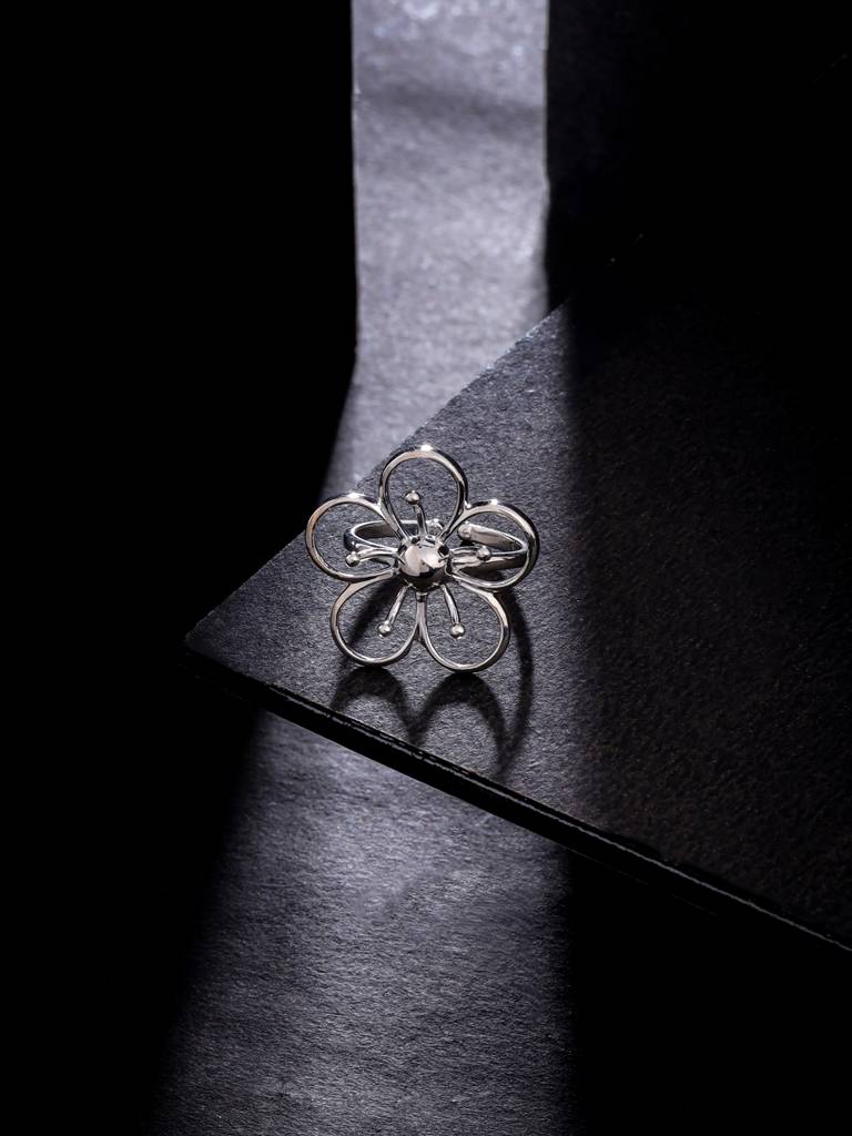 Kicky And Perky 925 Sterling Silver Floral Adjustable Ring For Women : SILGENR008_S