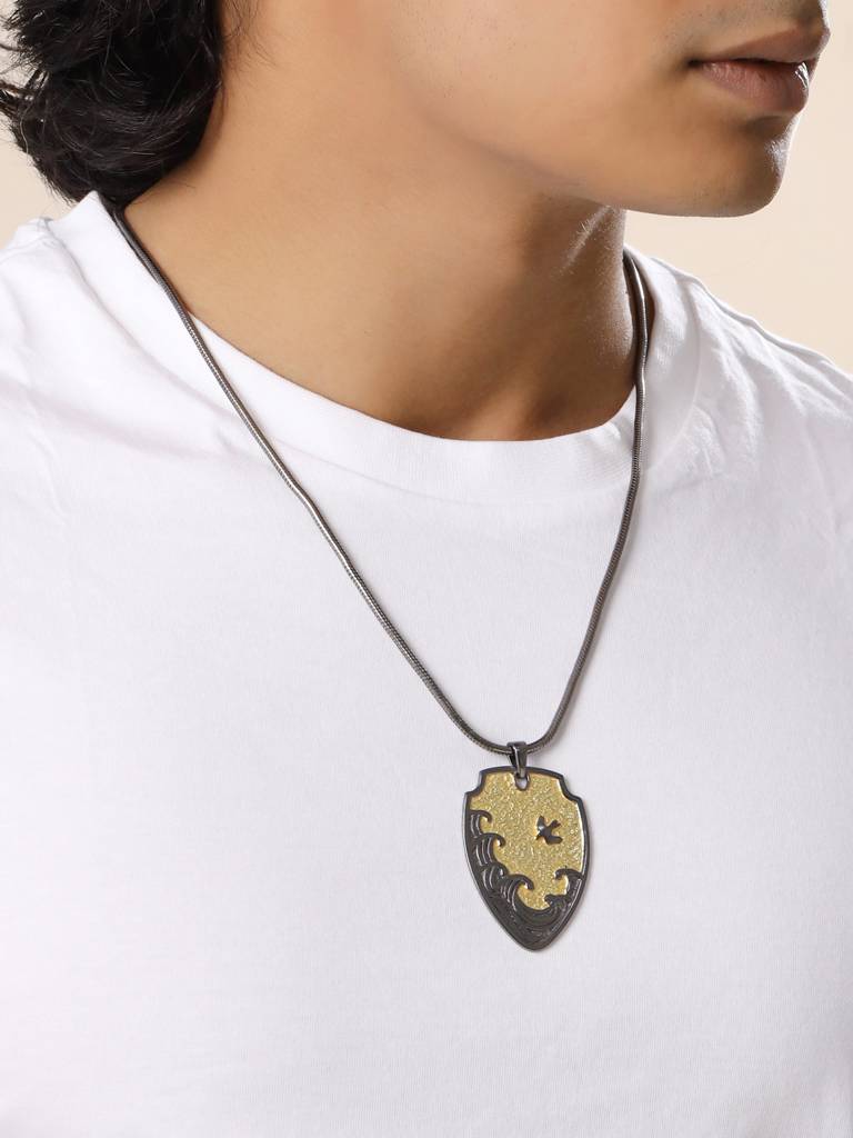 Aerion The Avian Shield Dual Tone Pendant With Chain For Men : SILMENP001