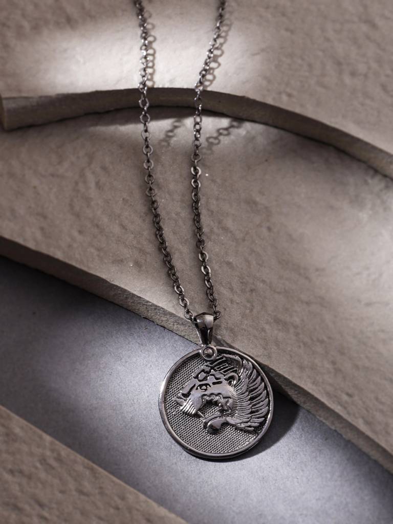 925 Sterling Hematite Lion Emboss Men Pendant With Chain : SILMENP005_B