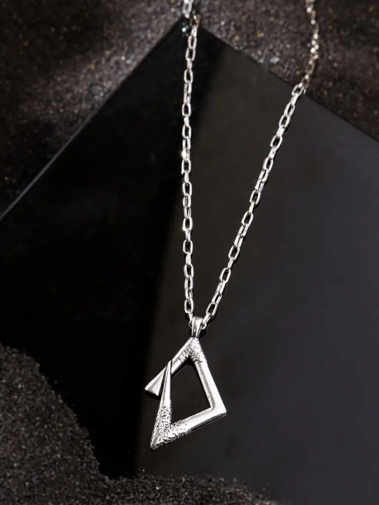 925 Sterling Silver Vanguard Men Pendant With Chain : SILMENP010_S