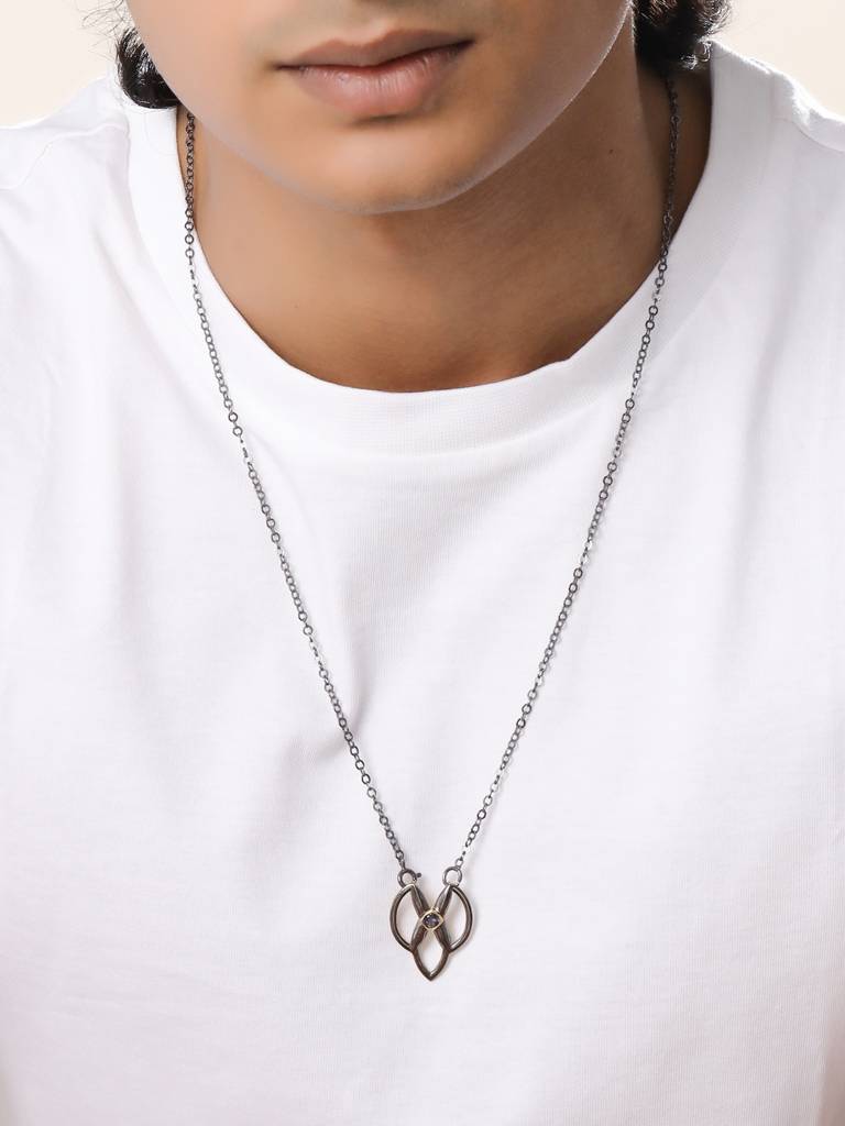 Veridian: The Timeless Relic Pendant With Chain For Men : SILMENP015