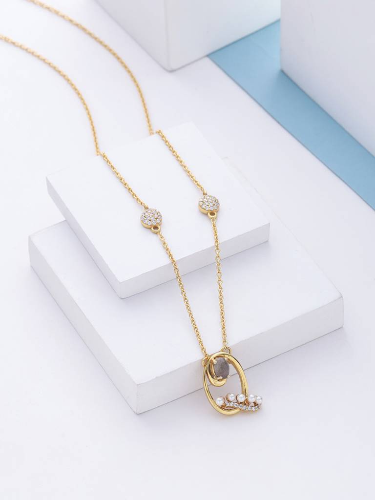 925 Sterling Silver Moissanite & Labradorite Studded 'Q' Alphabet Pendant With Chain : SILSNP017