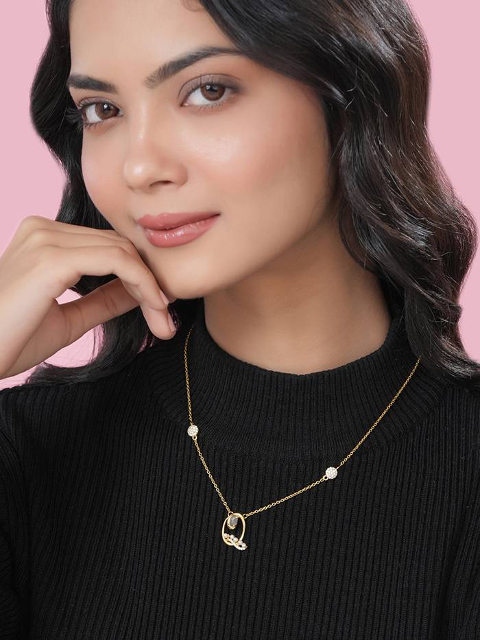 925 Sterling Silver Moissanite & Labradorite Studded 'Q' Alphabet Pendant With Chain : SILSNP017