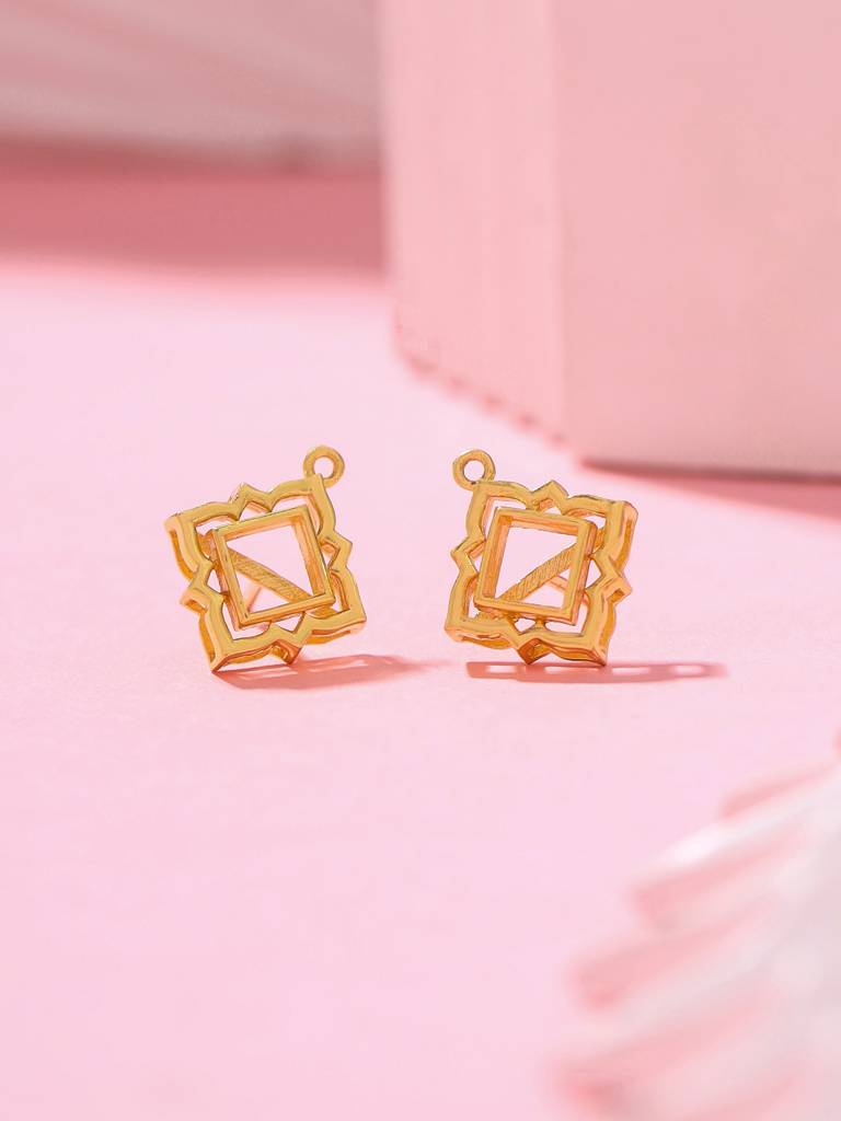 Kicky And Perky 925 Sterling Silver Two Triangle Petal Shape Design Stud Gold Plated Love Valentine For Women : SILVALE003