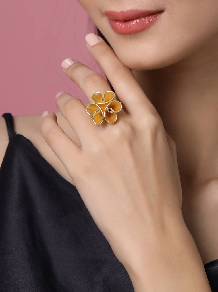 Kicky And Perky 925 Sterling Silver Elegant Floral Rose Motif Gold Plated Ring For Women : SILVALR001