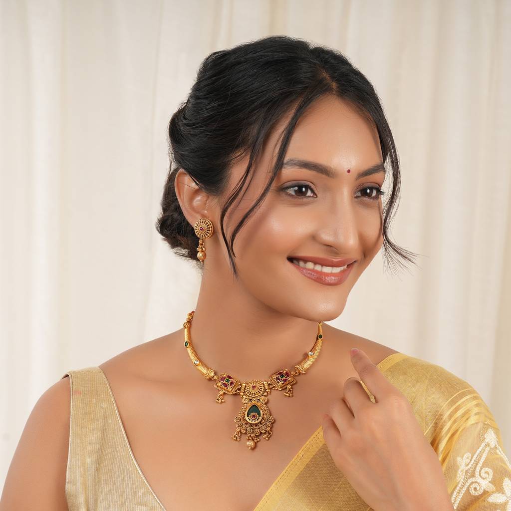 Stunning Antique Gold Rajwadi Emerald Necklace Set : SJ1342