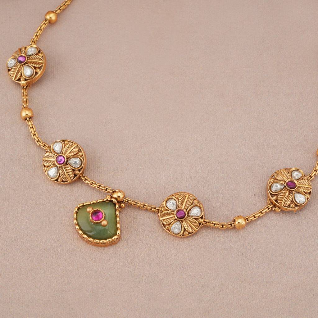 Beautiful Gold Emerald Vada Necklace Set : SJ1369
