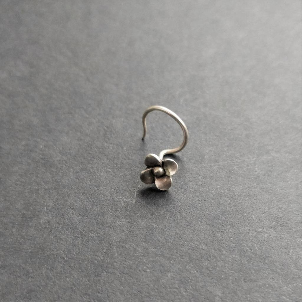 Tiny Flower Nosepin-Wire : SJ47-W