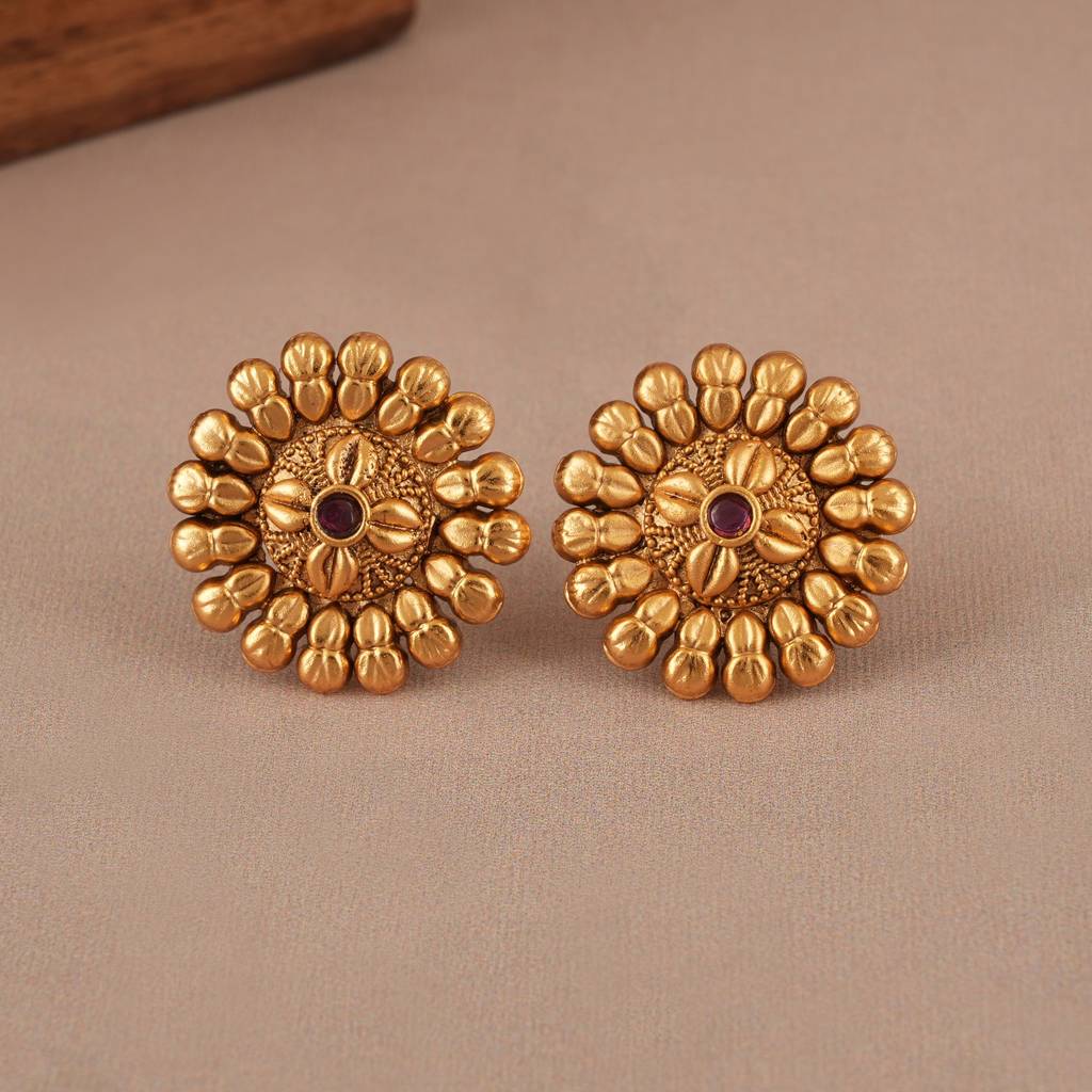 Beautiful Floral Antique Gold Pendant Set With Earring : SJ500