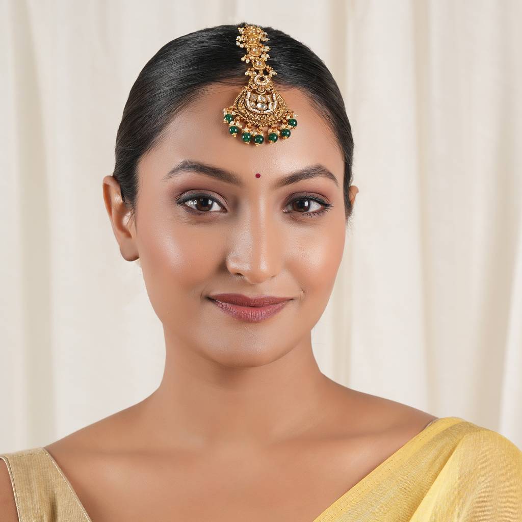 Beautiful Emerald Antique Gold Kundan Maangtika : SJ540