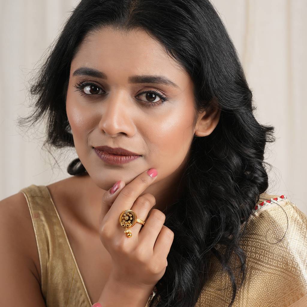 Elegant Sleek Floral Antique Gold Finger Ring : SJ617