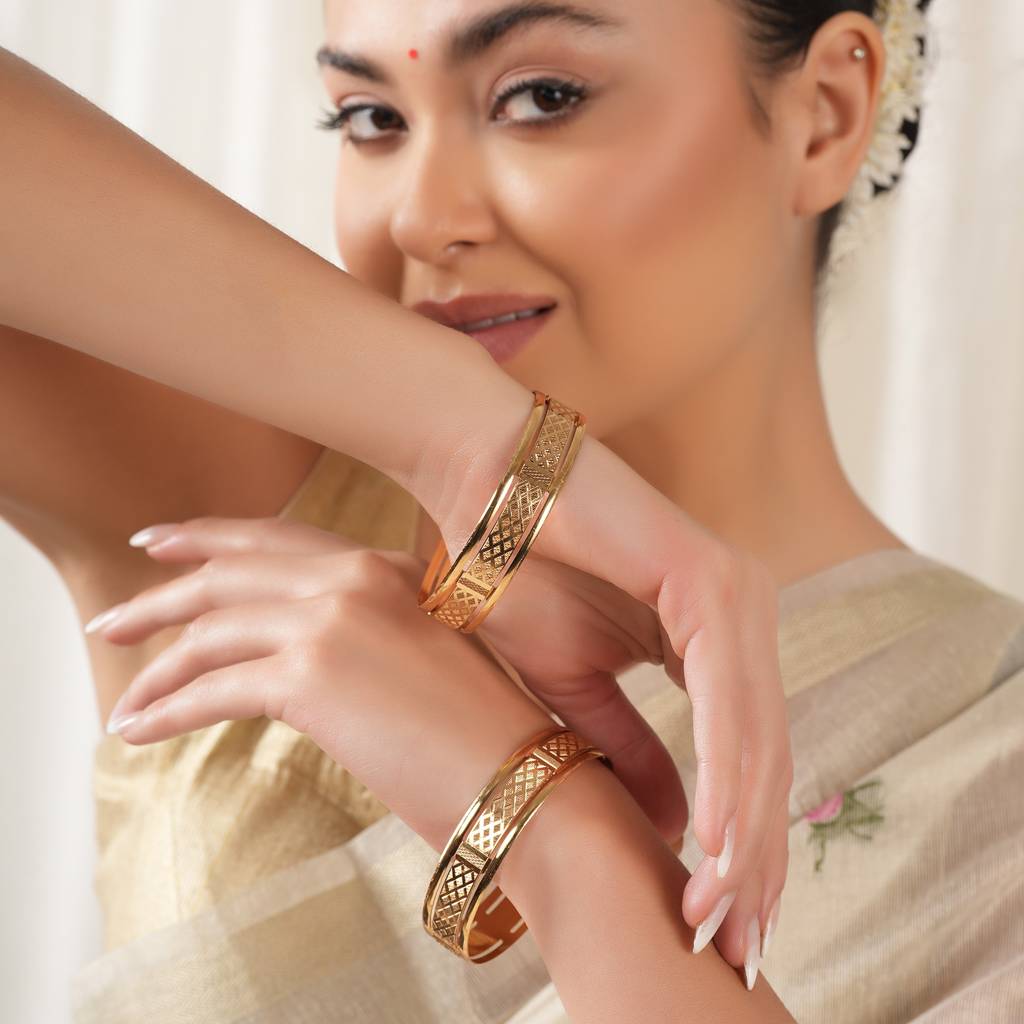 Broad Gold Plated Carved Bangle Set : SJ700-702