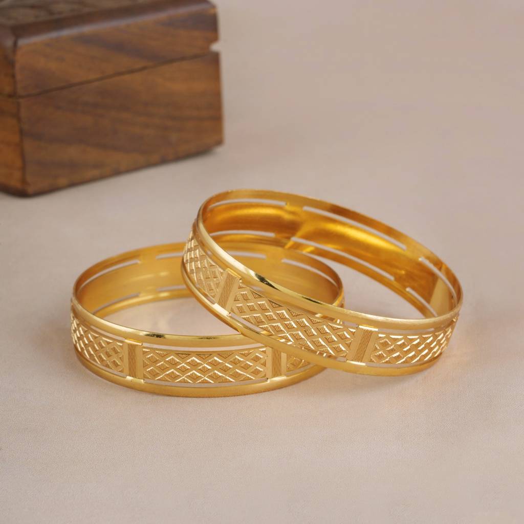 Broad Gold Plated Carved Bangle Set : SJ700-702