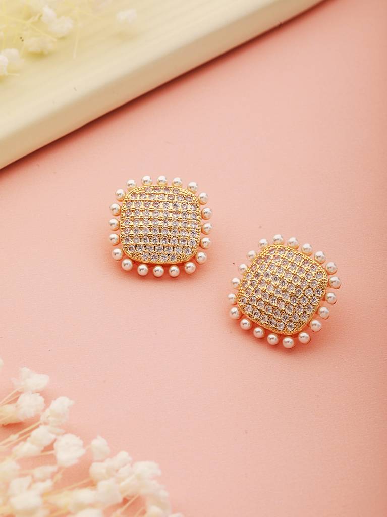 Gold Toned Ad Studded Pearl Minimal Studds Earring : SJER2287