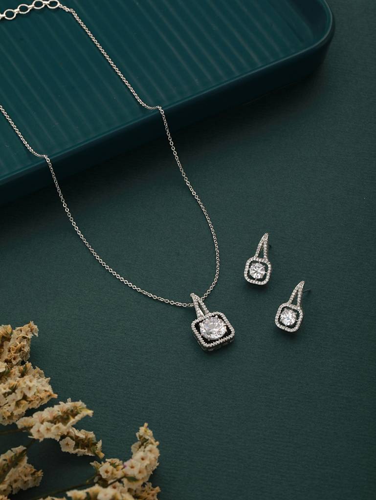 Silver Plated Solitaire Ad Studded Minimal Design Locket Jewellery Set : SJLK2268