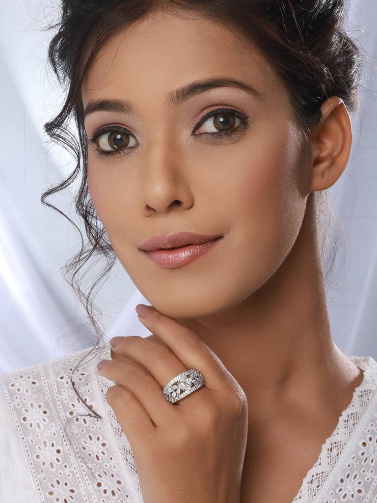 Silver Toned Ad Studded Engagement Band Finger Ring : SJRG2018