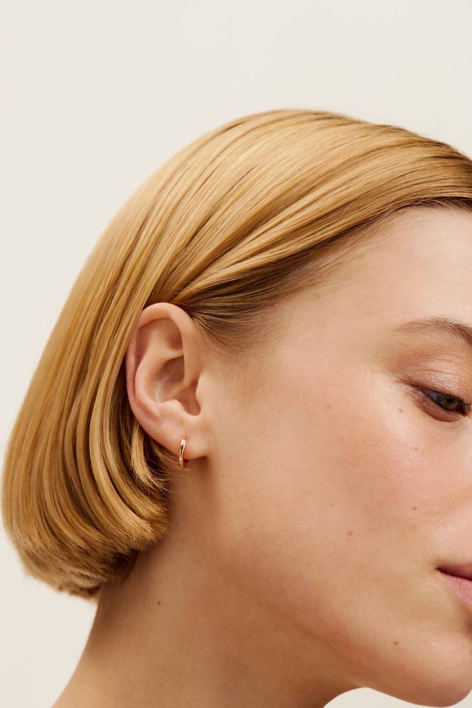 Crislie: Logo Hoop Earrings (12Mm) : TBJ3746-24-03
