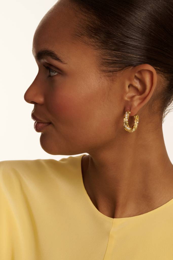 Tiyaa: Twisted Pearl Hoop Earrings : TBJ3953-02-28
