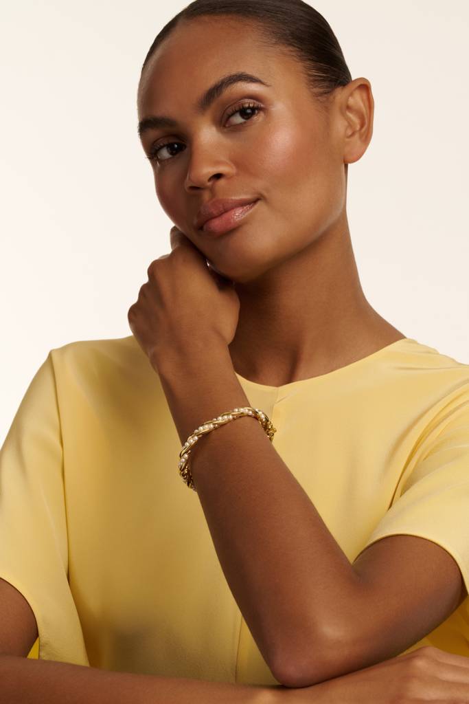 Tilaa: Twisted Pearl Cuff : TBJ3954-02-28